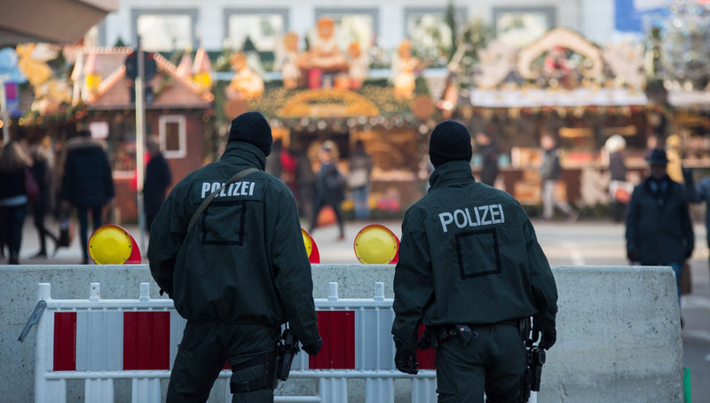Αστυνομικές δυνάμεις απέκλεισαν εμπορικό κέντρο στο Βερολίνο
