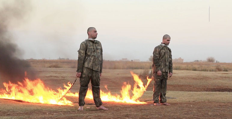 Τζιχαντιστές καίνε ζωντανούς δύο Τούρκους στρατιώτες [Βίντεο]