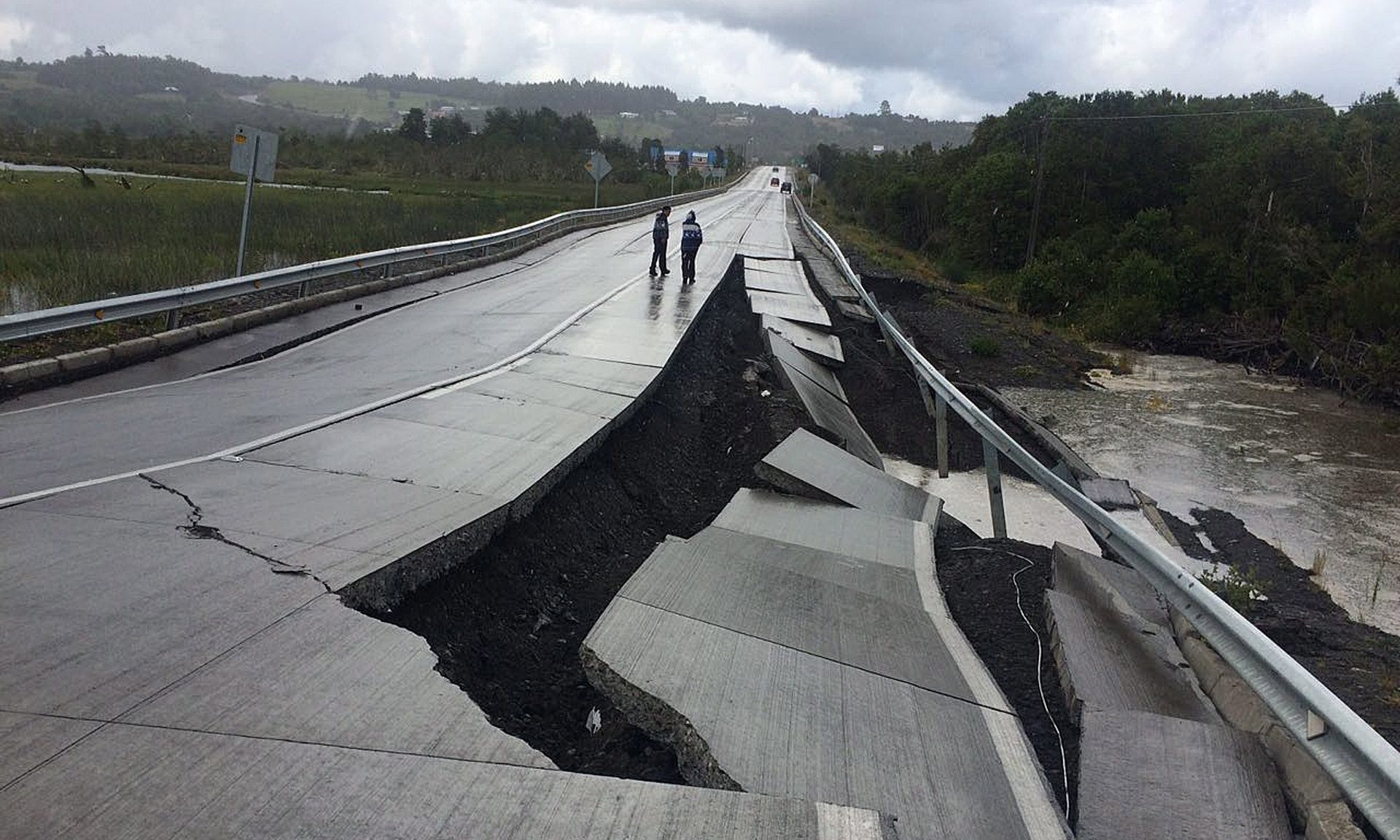 Σεισμός 7,7 βαθμών στη νότια Χιλή – Άνοιξαν οι δρόμοι [ΒΙΝΤΕΟ]