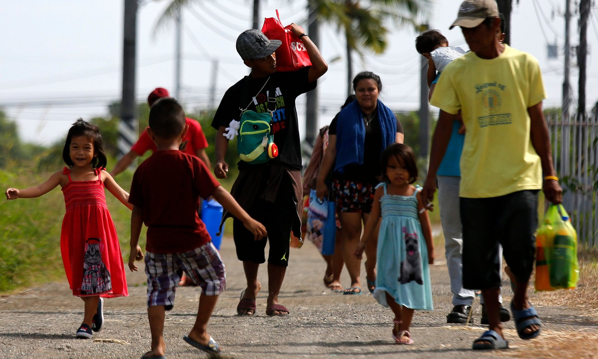 Φιλιππίνες: 100.000 άνθρωποι εγκατέλειψαν τα σπίτια τους λόγω του ισχυρού τυφώνα Νοκ Τεν
