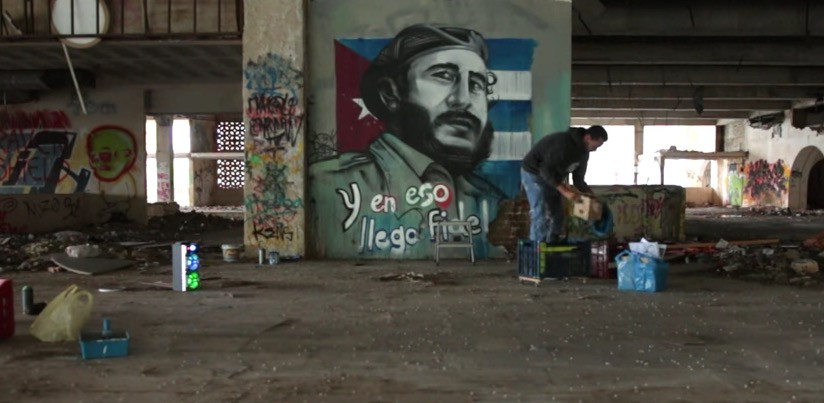 Ένα γκράφιτι του Φιντέλ Κάστρο στην καρδιά της Αθήνας