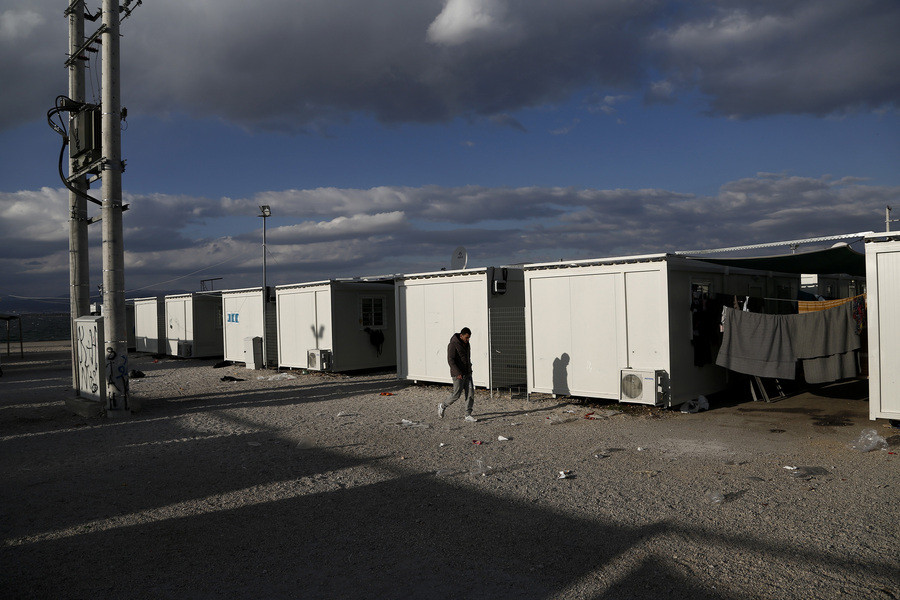 Στους 11.000 οι εγκλωβισμένοι πρόσφυγες και μετανάστες στο βόρειο Αιγαίο