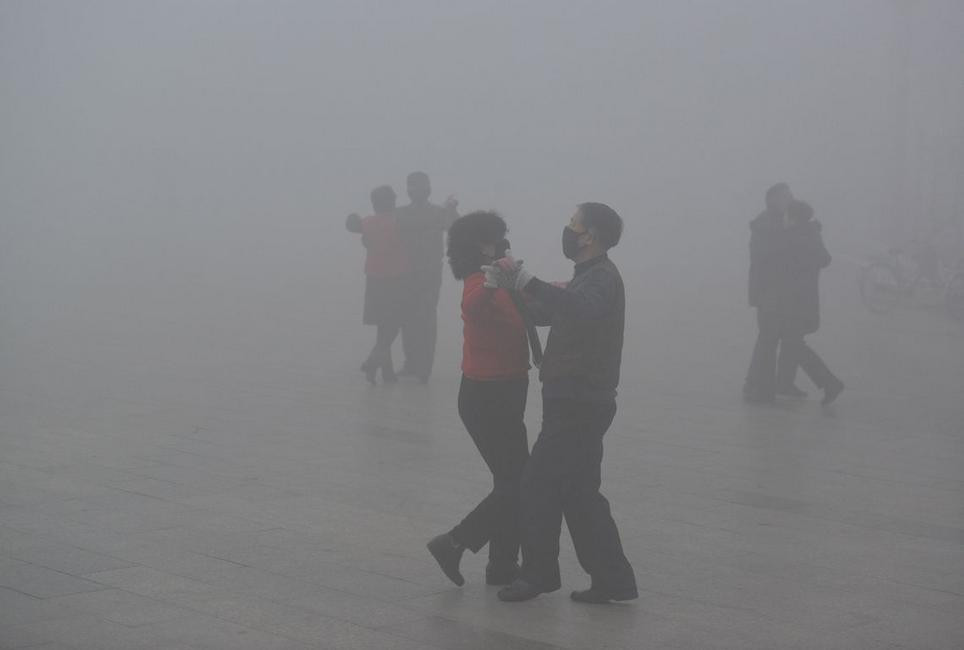 Κίνα: Χορεύοντας στην απόλυτη ομίχλη [ΦΩΤΟ]