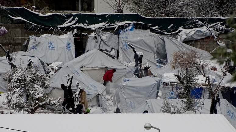 Σε ξενοδοχεία μεταφέρονται πρόσφυγες της Λέσβου λόγω χιονιού