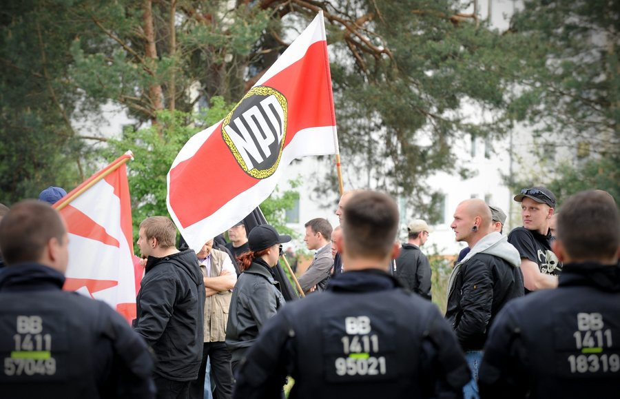 Γερμανία: Διχάζει η απαγόρευση ή μη του νεοναζιστικού κόμματος NPD