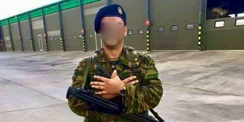 Νέα φωτογραφία με στρατιώτη που σχηματίζει τον αλβανικό αετό
