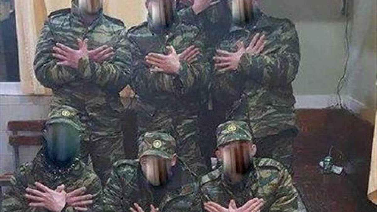Εξήντα ημέρες φυλακή στους στρατιώτες που έκαναν τον αλβανικό αετό