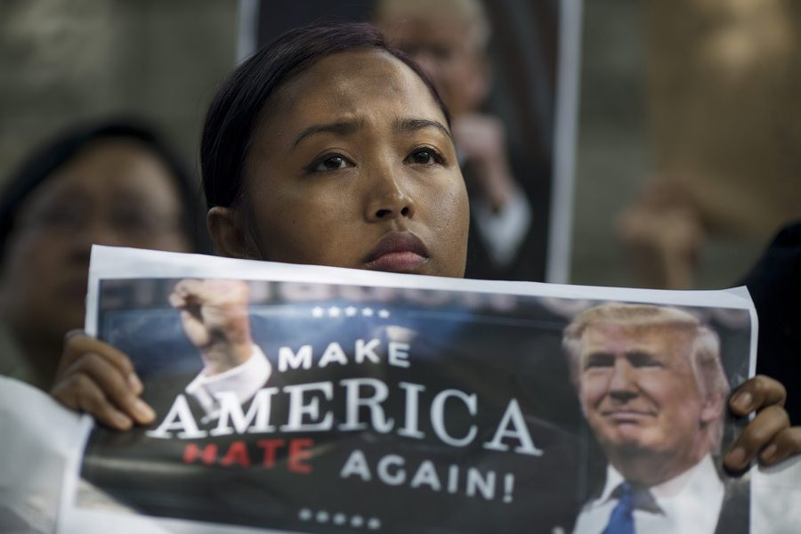 ΗΠΑ: Το 49% συμφωνεί με το ρατσιστικό διάταγμα Τραμπ, το 41% διαφωνεί