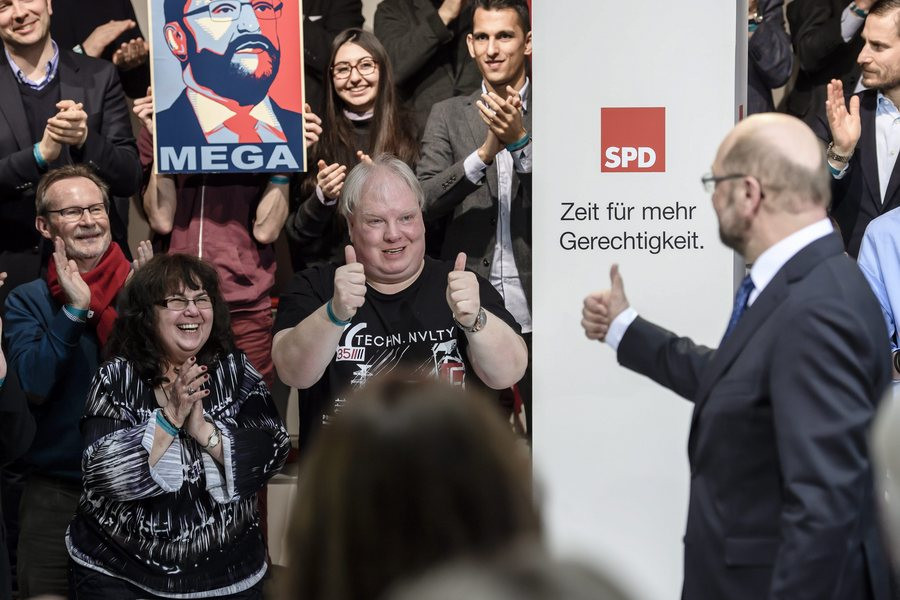 Ο Σουλτς ξαναβάζει τους Σοσιαλδημοκράτες στο παιχνίδι των γερμανικών εκλογών