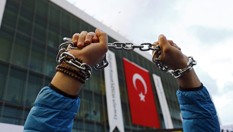 Τουρκία: Δικαστήριο αποφάσισε την απελευθέρωση του βετεράνου αγωνιστή Αχμέτ Τουρκ