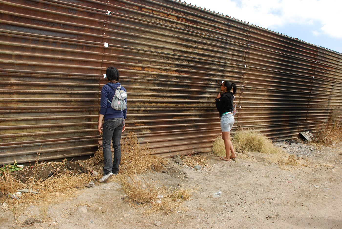 Τείχος στα σύνορα ΗΠΑ-Μεξικού: τα μονοπάτια του θανάτου