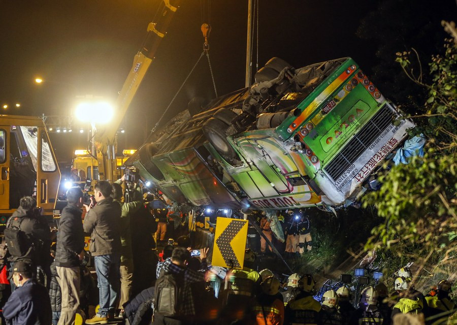 Ανατροπή τουριστικού λεωφορείου στην Ταϊβάν – Τουλάχιστον 32 νεκροί και 16 τραυματίες