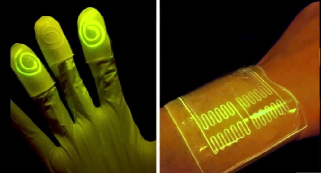 «Ζωντανά» γάντια λάμπουν όταν έρχονται σε επαφή με τοξικά