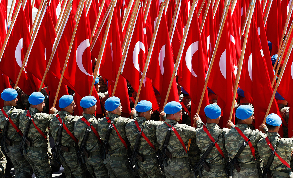 Σε «ασφαλή χώρο» κρατούνται οι δύο Τούρκοι στρατιωτικοί ανακοίνωσαν οι ελληνικές αρχές