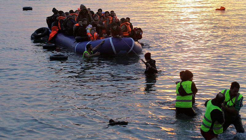 Περισυνέλεξαν 113 μετανάστες ανοιχτά των Παξών