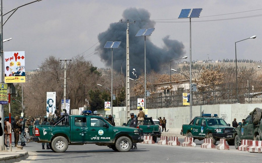 Επίθεση ενόπλων σε στρατιωτικό νοσοκομείο στην Καμπούλ