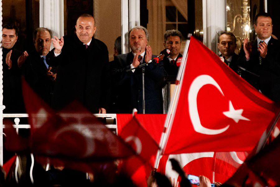 Νέο «σόου» Τσαβούσογλου και τουρκικών ΜΜΕ – Στο «στόχαστρο» ο Καμμένος