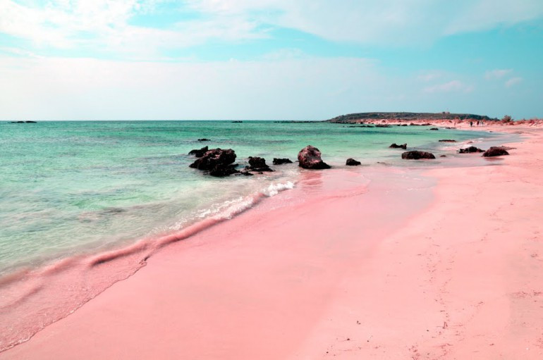 Δυο ελληνικές παραλίες στις πιο ροζ του κόσμου! [ΒΙΝΤΕΟ]