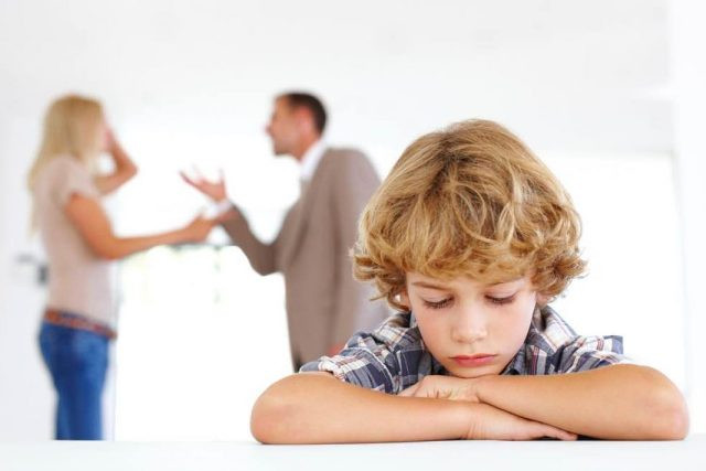 Πώς να μιλήσετε στο παιδί για το διαζύγιο