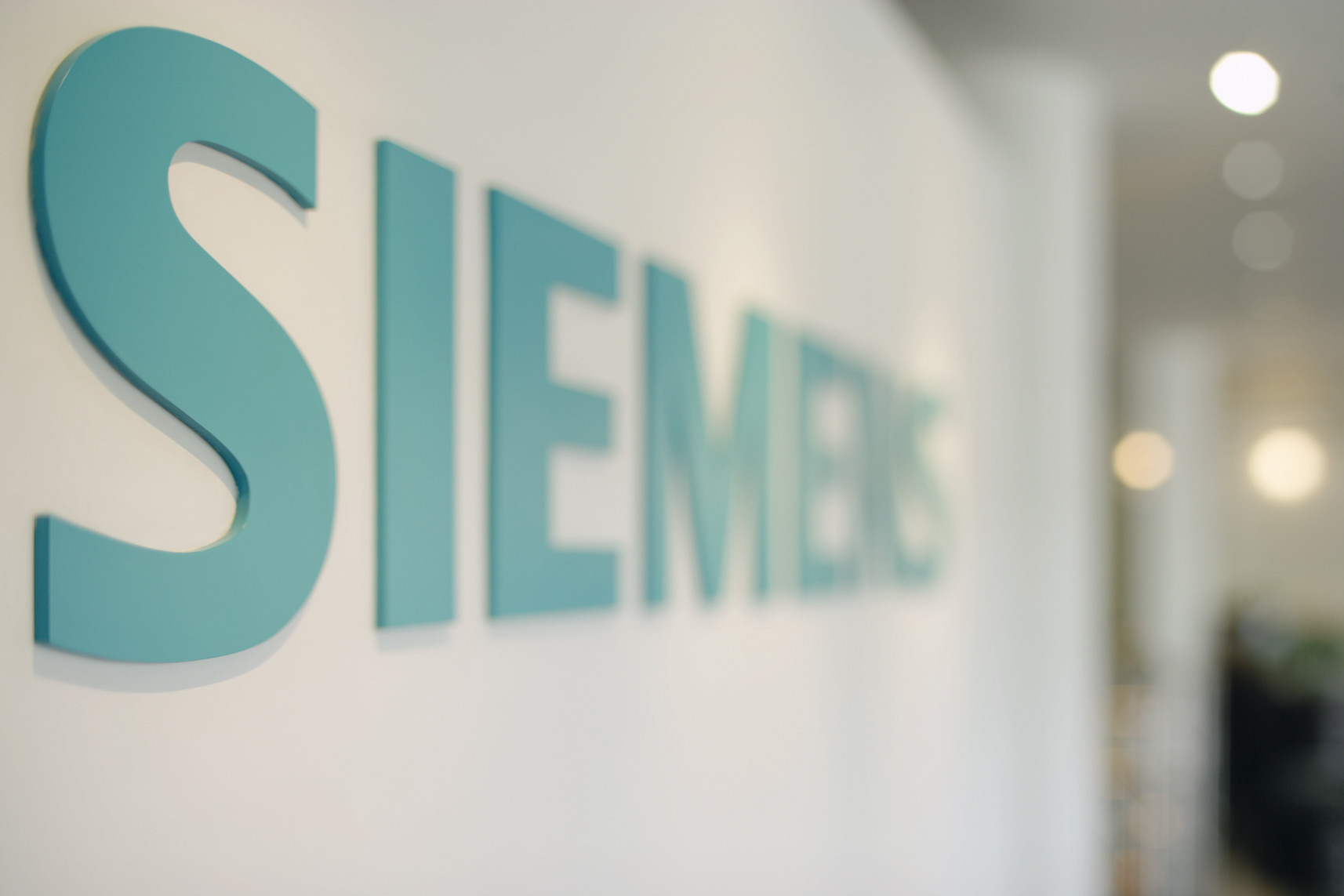 Δίκη Siemens: Την αποβολή του Δημοσίου και του ΟΤΕ ζήτησε η υπεράσπιση
