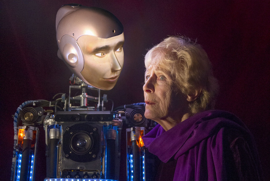 Ένα ανθρωποειδές ρομπότ περιοδεύει στα θέατρα της Αγγλίας