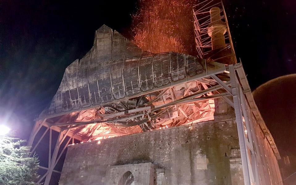 Η πυρκαγιά – μυστήριο στο τέμενος Βαγιαζήτ και η ιστορία του