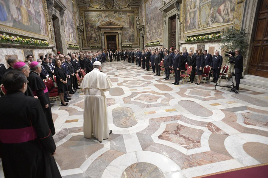 Πάπας προς Ευρωπαίους ηγέτες: Η ΕΕ χωρίς αλληλεγγύη κινδυνεύει να πεθάνει [ΒΙΝΤΕΟ]