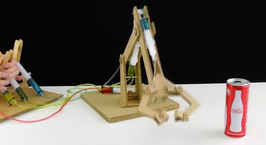 Πως να φτιάξετε μόνοι σας έναν ρομποτικό βραχίονα! [ΒΙΝΤΕΟ]