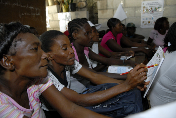 Πρωτοποριακή μέθοδος της Κούβας καταπολεμά τον αναλφαβητισμό σε δεκάδες χώρες