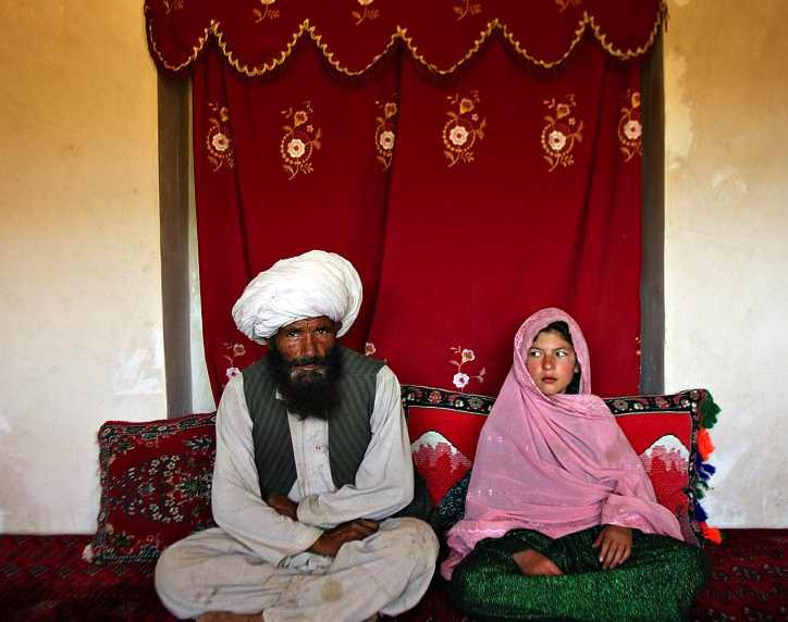 Υεμένη: Παντρεύουν τα μικρά κορίτσια τους για να γλιτώσουν