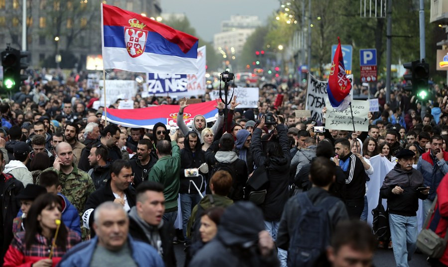 Καζάνι που βράζει η Σερβία μετά τη νίκη Βούτσιτς