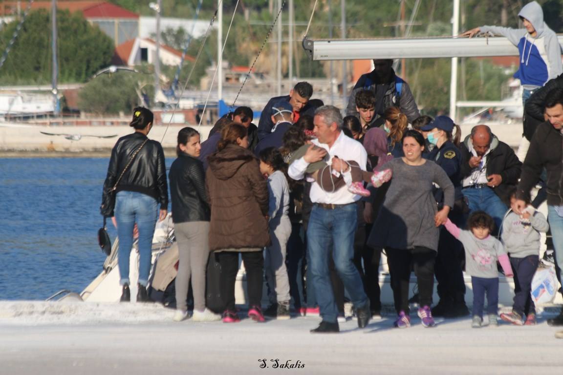 Στην Κεφαλονιά το σκάφος με τους πρόσφυγες που είχε εκπέμψει SOS