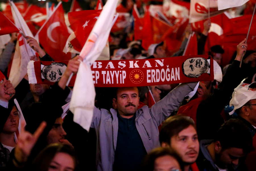 Μετά το δημοψήφισμα στην Τουρκία: Μια βαθιά διχασμένη χώρα