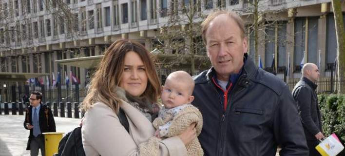Μωρό κρατήθηκε στην αμερικανική πρεσβεία στο Λονδίνο ως «τρομοκράτης»