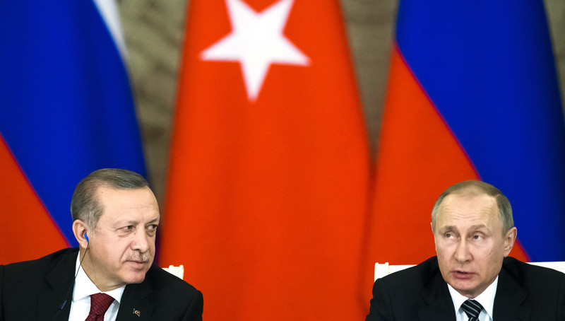 Ο Πούτιν συνεχάρη τον Ερντογάν για την νίκη στο δημοψήφισμα