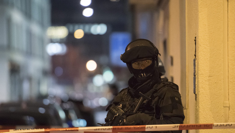 Ένα πολυβόλο και τρία κιλά εκρηκτικών βρέθηκαν στο διαμέρισμα των συλληφθέντων στη Μασσαλία