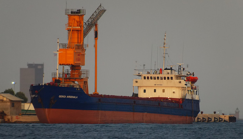 Εμπορικό πλοίο βυθίστηκε στην Μαύρη Θάλασσα – Δραματική επιχείρηση διάσωσης