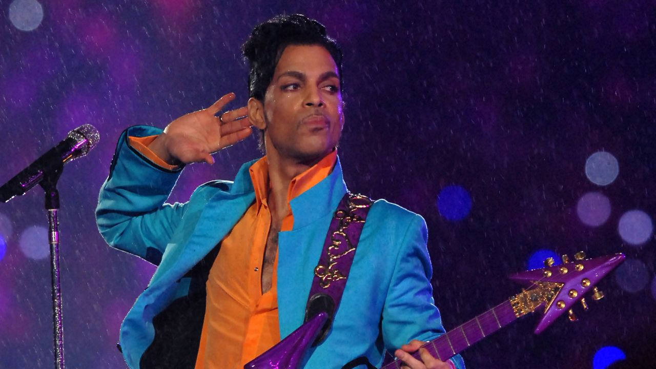 Ακούστε το πρώτο μετά θάνατον τραγούδι του θρυλικού Prince