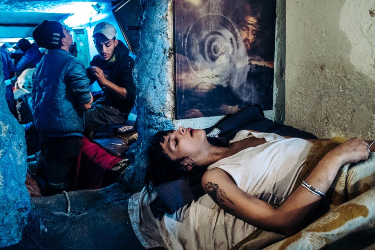Πεθαίνοντας στα υπόγεια τούνελ των αστέγων του Βουκουρεστίου