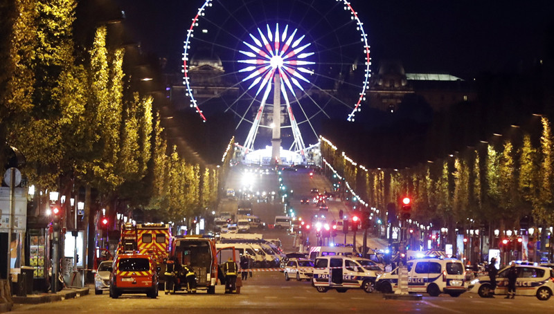Παρίσι: Σε εξέλιξη οι έρευνες για την επίθεση, μία ημέρα πριν το άνοιγμα της κάλπης