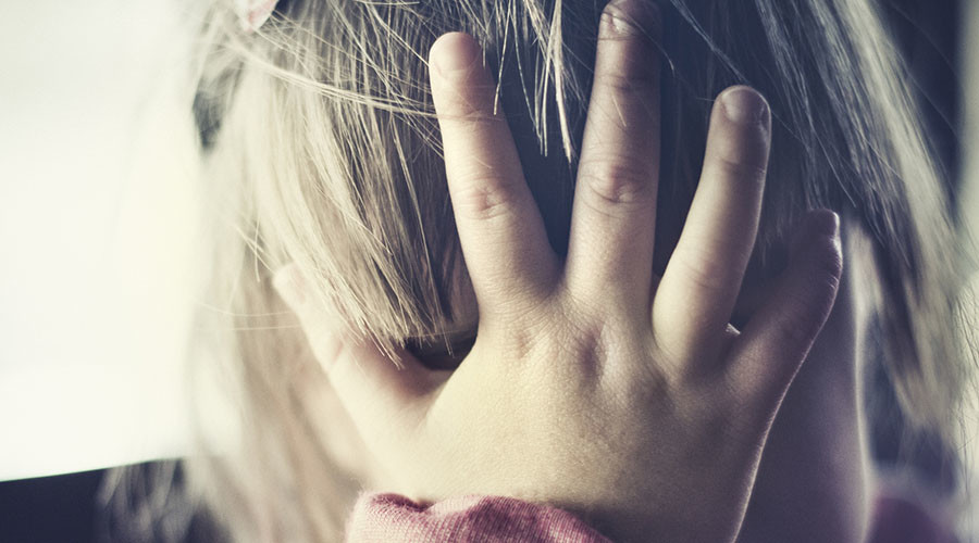 Η απόλυτη φρίκη: Βίαζε τη 2χρονη κόρη του live στο διαδίκτυο
