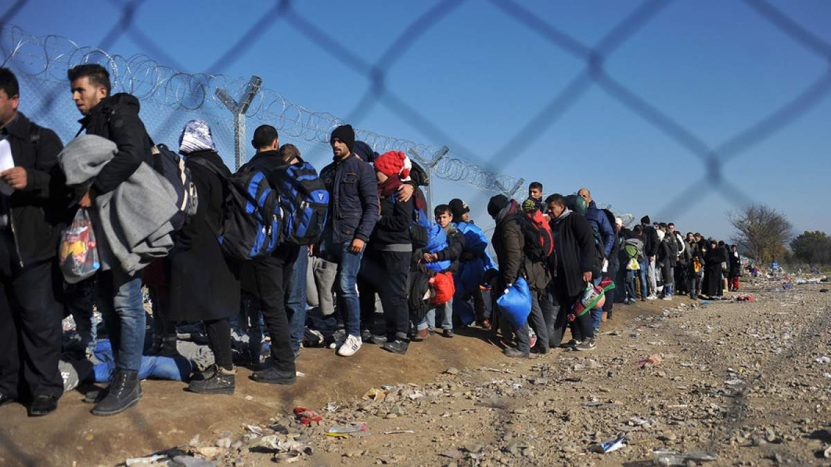 O Πάπας επαινεί Ελλάδα και Ιταλία για το προσφυγικό, αλλά καταγγέλλει τα «στρατόπεδα συγκέντρωσης προσφύγων»