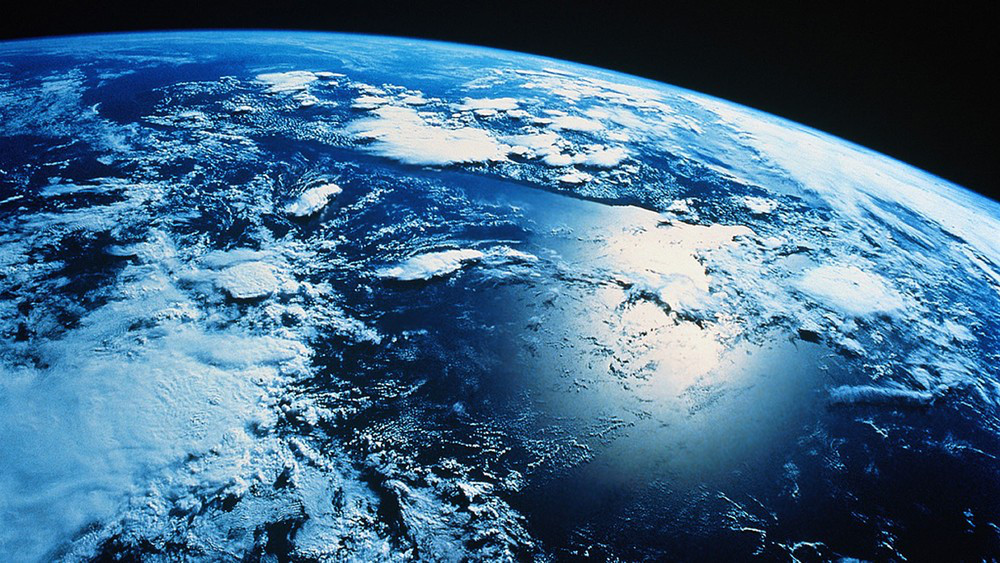 Πως φαίνεται η Γη από τους μακρινούς δορυφόρους; [ΒΙΝΤΕΟ]