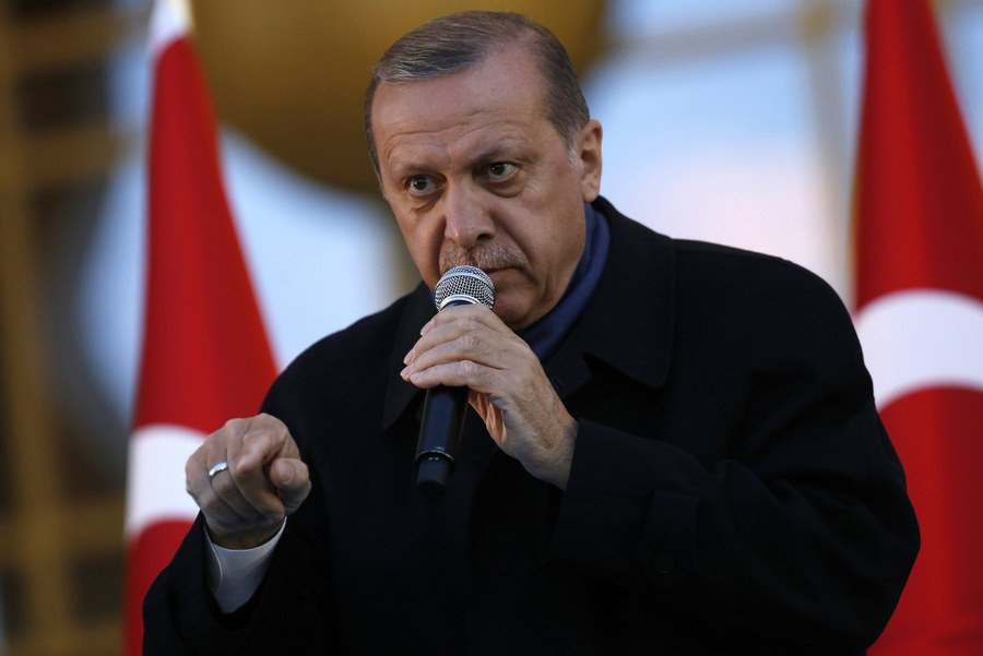 Ο Ερντογάν ξαναγίνεται μέλος του κόμματός του για να διεκδικήσει την προεδρία του