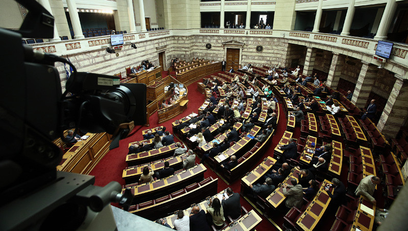 Κόντρα στη Βουλή για τη συμφωνία – ΝΔ και ΔΗΣΥ ζήτησαν παραίτηση Τσακαλώτου
