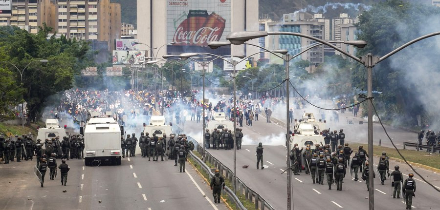 Βενεζουέλα: Επεισόδια σε νέα διαδήλωση στο Καράκας [ΒΙΝΤΕΟ]