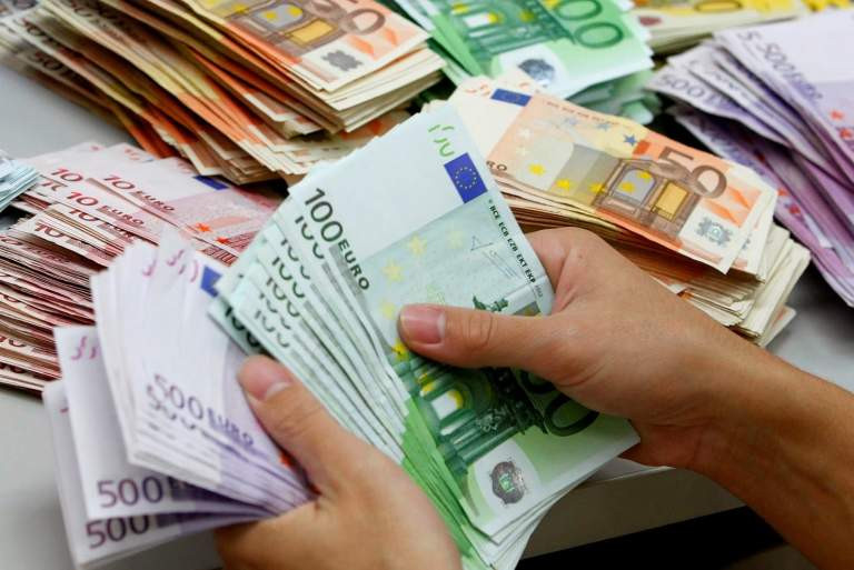 Αυξήθηκαν κατά 658 εκατ. ευρώ τα χρέη προς το Δημόσιο τον Μάρτιο