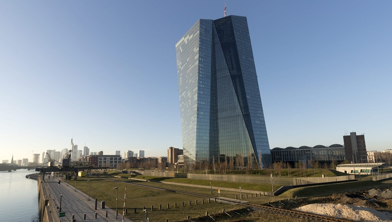 Η ΕΚΤ θα προσαρμόσει τη νομισματική πολιτική της καθώς ενισχύεται η ανάπτυξη
