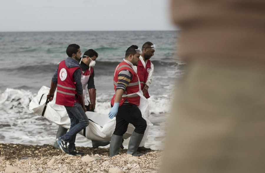 Τουλάχιστον 11 νεκροί, πάνω από 200 αγνοούμενοι σε δύο ναυάγια ανοικτά της Λιβύης