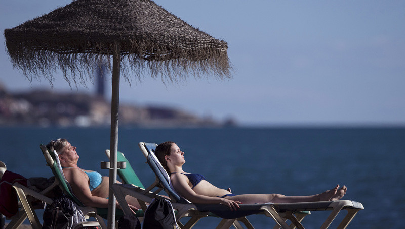 Neue Zurcher Zeitung: Σούπερ-καλοκαίρι για τον ελληνικό τουρισμό